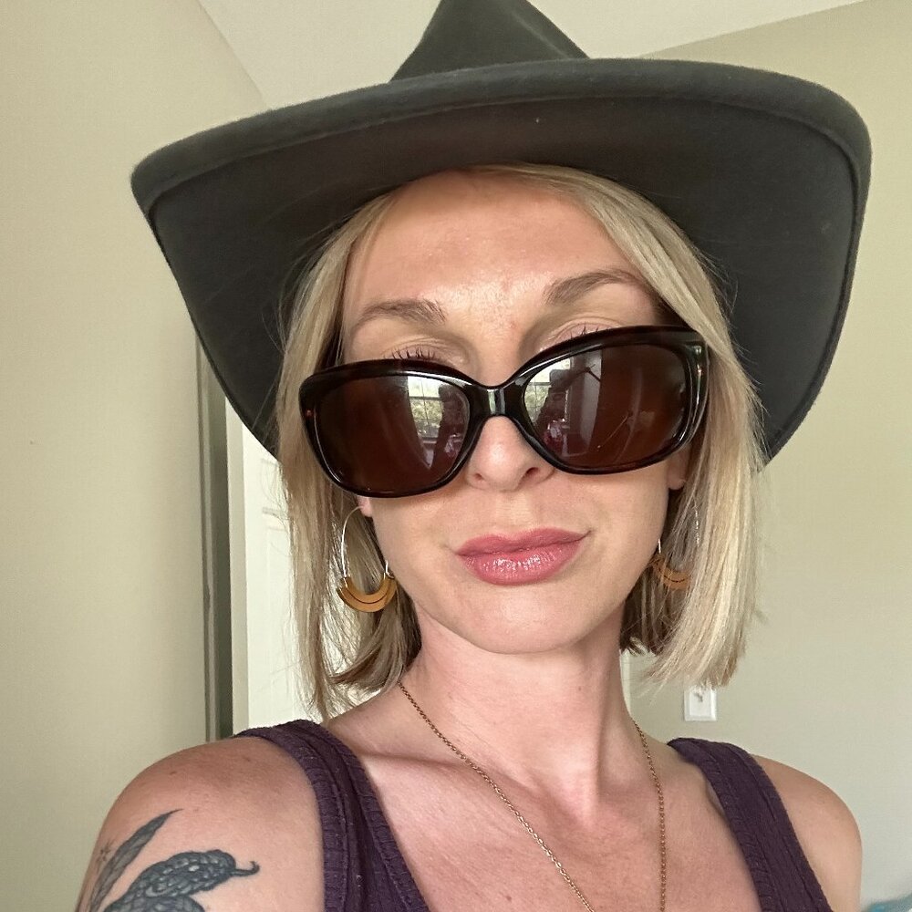 Meet your Posher, Amber